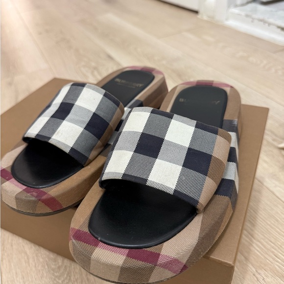 Burberry Tan Beige Black White Check Slide Sandals - Picture 4 of 6
